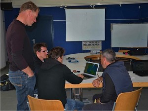 Briefing Météo au CEM de gauche à droite, Mathieu Girolet, Xavier Macaire, Julien Gayraud et Gwen Gbick copie